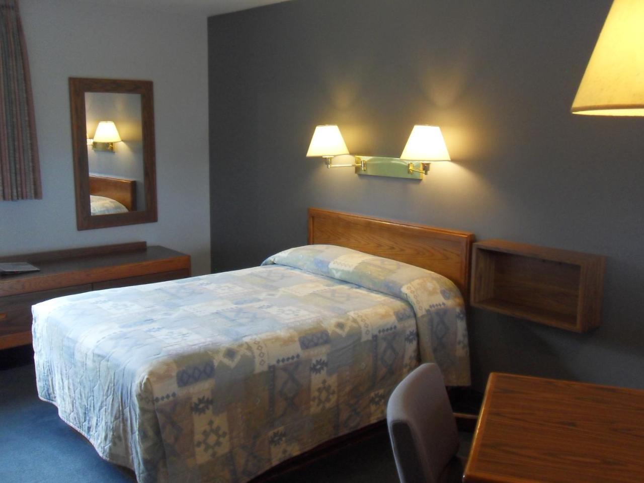 Swan Inn Motel Comstock Park ภายนอก รูปภาพ