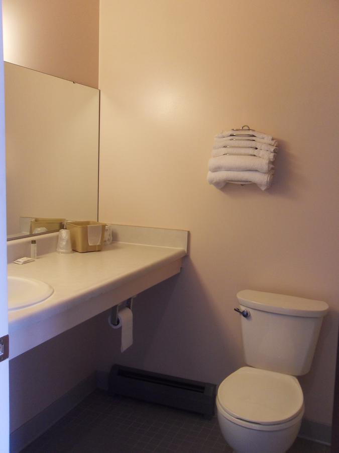 Swan Inn Motel Comstock Park ภายนอก รูปภาพ