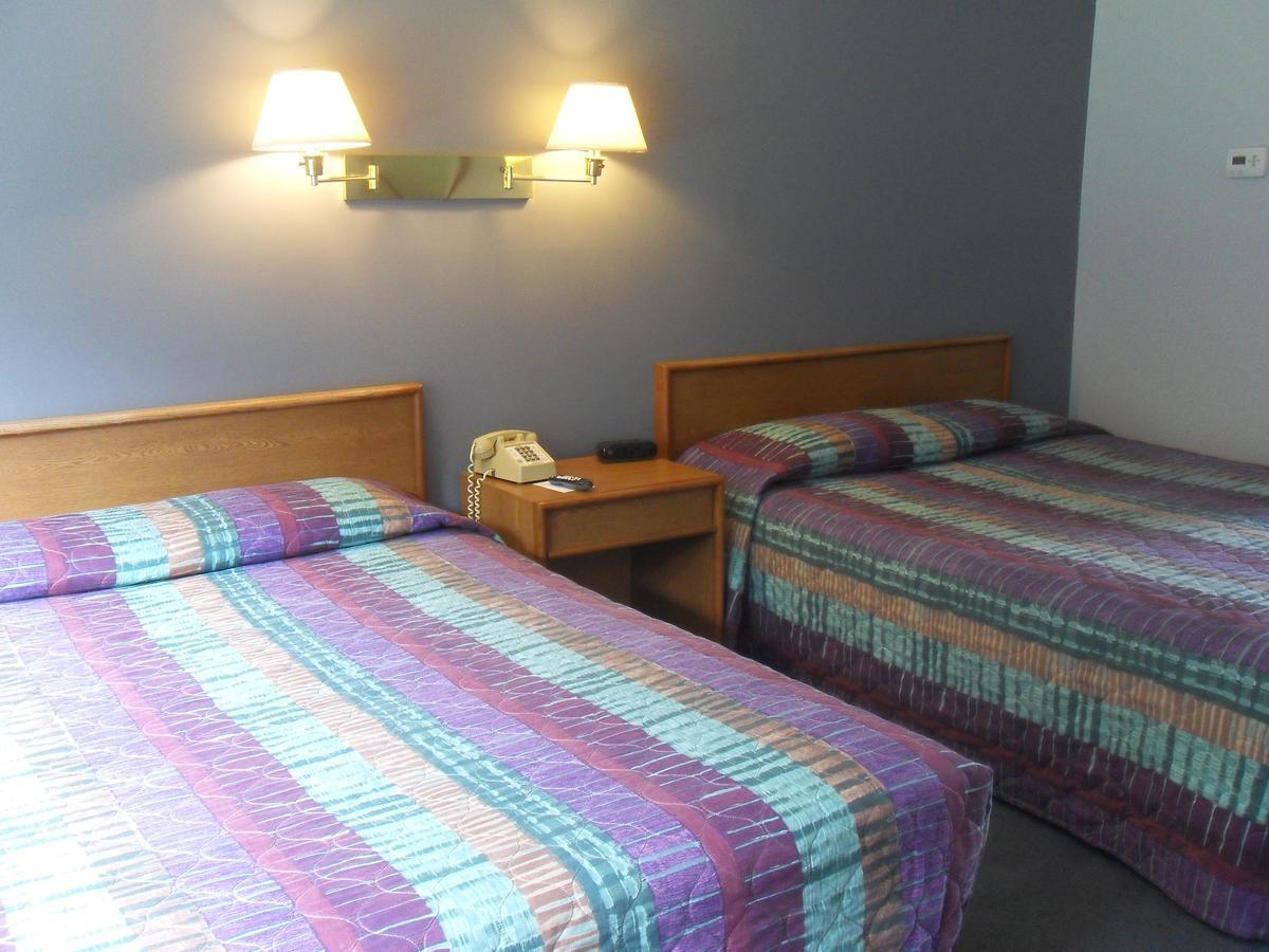 Swan Inn Motel Comstock Park ภายนอก รูปภาพ