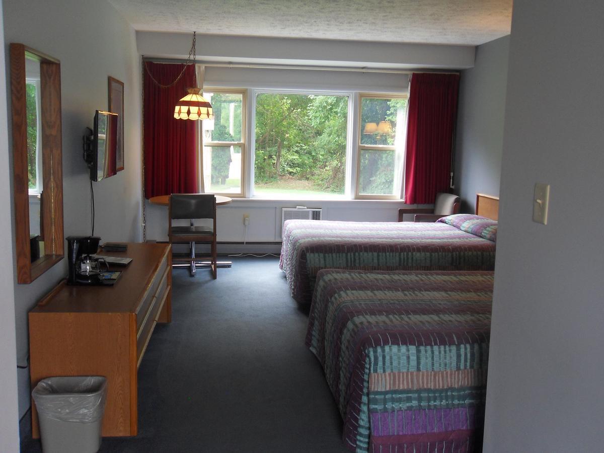 Swan Inn Motel Comstock Park ภายนอก รูปภาพ