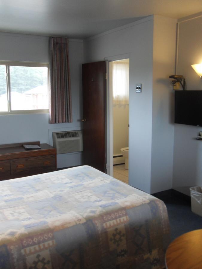 Swan Inn Motel Comstock Park ภายนอก รูปภาพ