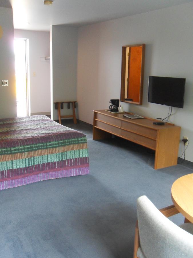 Swan Inn Motel Comstock Park ภายนอก รูปภาพ